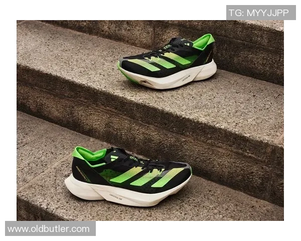 深入解析足球鞋的构造与设计原理助力运动表现提升